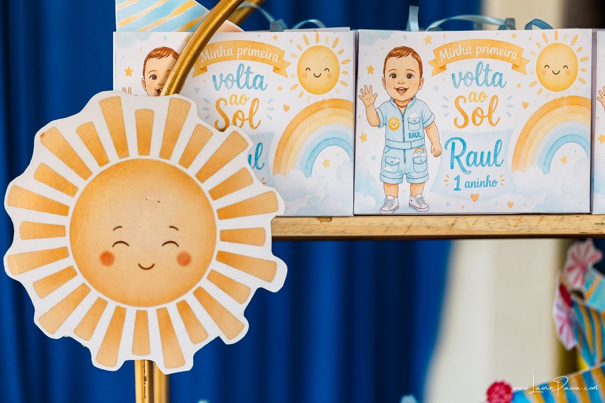 fotografia de Aniversario infantil, festa de 1 ano de Raul no Celebrar Receções em Parnamirim, com tema primeira volta ao sol, brincadeiras, piscina, piquinique diversão para as crianças e muito carinho de familiares e amigos.