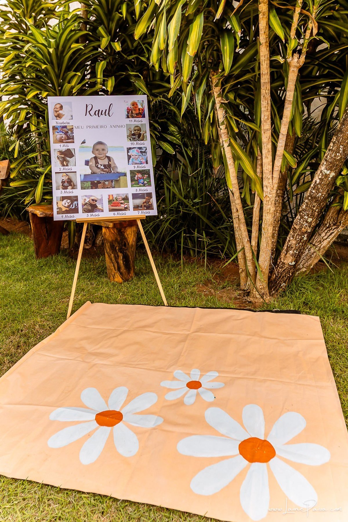 fotografia de Aniversario infantil, festa de 1 ano de Raul no Celebrar Receções em Parnamirim, com tema primeira volta ao sol, brincadeiras, piscina, piquinique diversão para as crianças e muito carinho de familiares e amigos.