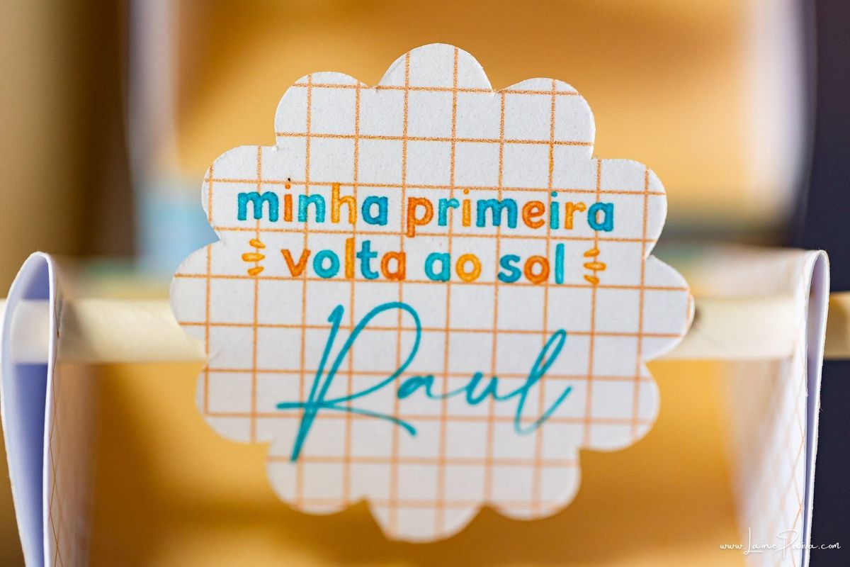 fotografia de Aniversario infantil, festa de 1 ano de Raul no Celebrar Receções em Parnamirim, com tema primeira volta ao sol, brincadeiras, piscina, piquinique diversão para as crianças e muito carinho de familiares e amigos.