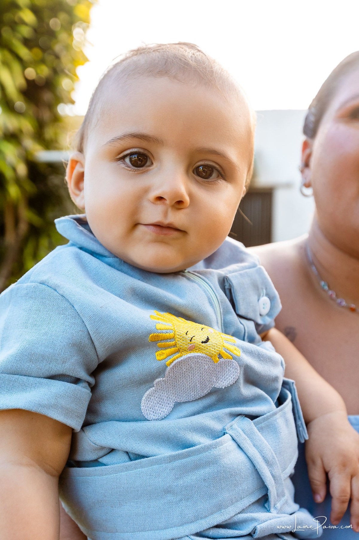 fotografia de Aniversario infantil, festa de 1 ano de Raul no Celebrar Receções em Parnamirim, com tema primeira volta ao sol, brincadeiras, piscina, piquinique diversão para as crianças e muito carinho de familiares e amigos.