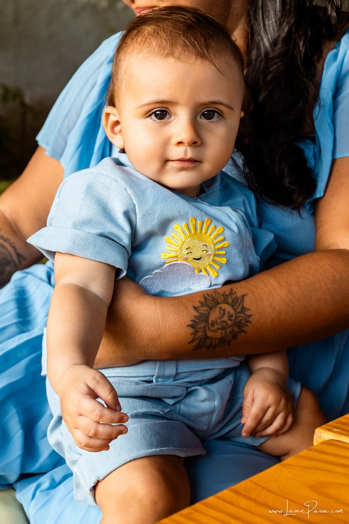 fotografia de Aniversario infantil, festa de 1 ano de Raul no Celebrar Receções em Parnamirim, com tema primeira volta ao sol, brincadeiras, piscina, piquinique diversão para as crianças e muito carinho de familiares e amigos.