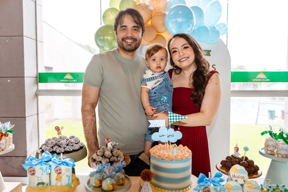 fotografia de Aniversario infantil, festa de 1 ano de Matias no Condomínio Green Club em Parnamirim, com tema minhas aventuras, brincadeiras, música com Tio Fernando, diversão para as crianças e muito carinho de familiares e amigos.