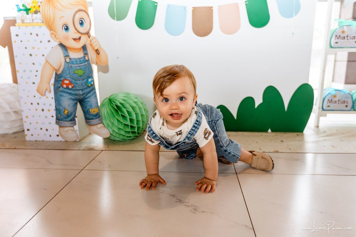 fotografia de Aniversario infantil, festa de 1 ano de Matias no Condomínio Green Club em Parnamirim, com tema minhas aventuras, brincadeiras, música com Tio Fernando, diversão para as crianças e muito carinho de familiares e amigos.