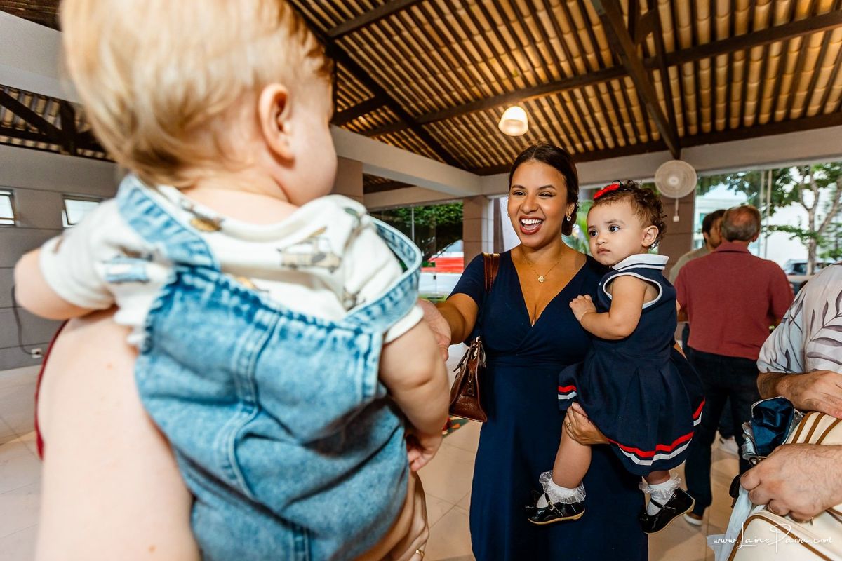 fotografia de Aniversario infantil, festa de 1 ano de Matias no Condomínio Green Club em Parnamirim, com tema minhas aventuras, brincadeiras, música com Tio Fernando, diversão para as crianças e muito carinho de familiares e amigos.