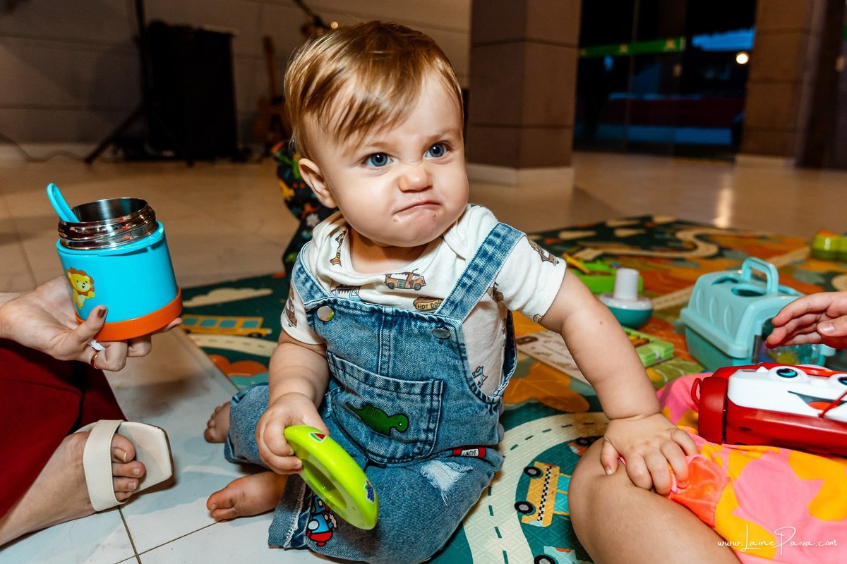 fotografia de Aniversario infantil, festa de 1 ano de Matias no Condomínio Green Club em Parnamirim, com tema minhas aventuras, brincadeiras, música com Tio Fernando, diversão para as crianças e muito carinho de familiares e amigos.