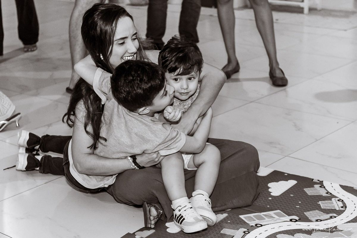 fotografia de Aniversario infantil, festa de 1 ano de Matias no Condomínio Green Club em Parnamirim, com tema minhas aventuras, brincadeiras, música com Tio Fernando, diversão para as crianças e muito carinho de familiares e amigos.