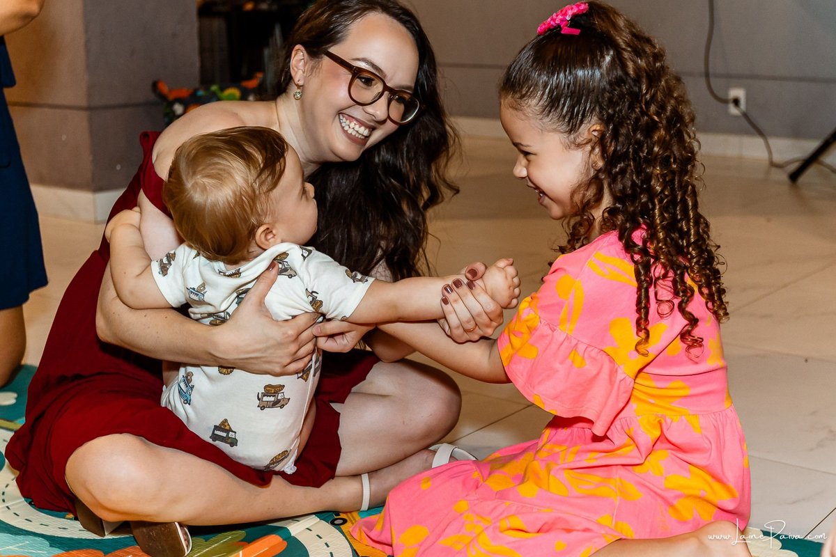 fotografia de Aniversario infantil, festa de 1 ano de Matias no Condomínio Green Club em Parnamirim, com tema minhas aventuras, brincadeiras, música com Tio Fernando, diversão para as crianças e muito carinho de familiares e amigos.