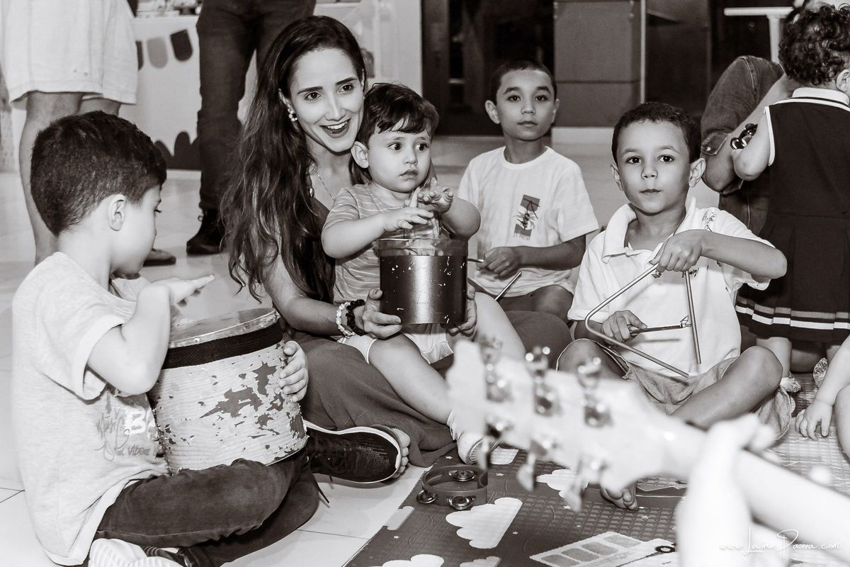 fotografia de Aniversario infantil, festa de 1 ano de Matias no Condomínio Green Club em Parnamirim, com tema minhas aventuras, brincadeiras, música com Tio Fernando, diversão para as crianças e muito carinho de familiares e amigos.