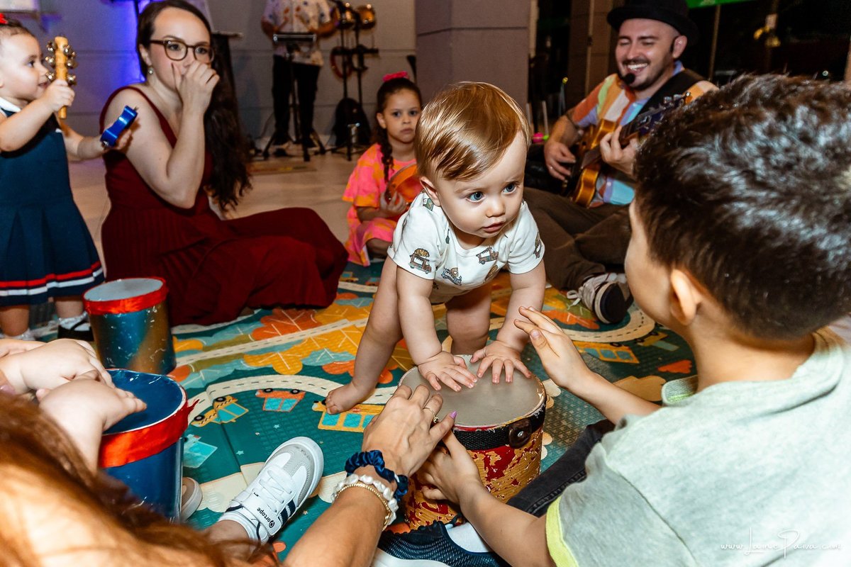 fotografia de Aniversario infantil, festa de 1 ano de Matias no Condomínio Green Club em Parnamirim, com tema minhas aventuras, brincadeiras, música com Tio Fernando, diversão para as crianças e muito carinho de familiares e amigos.