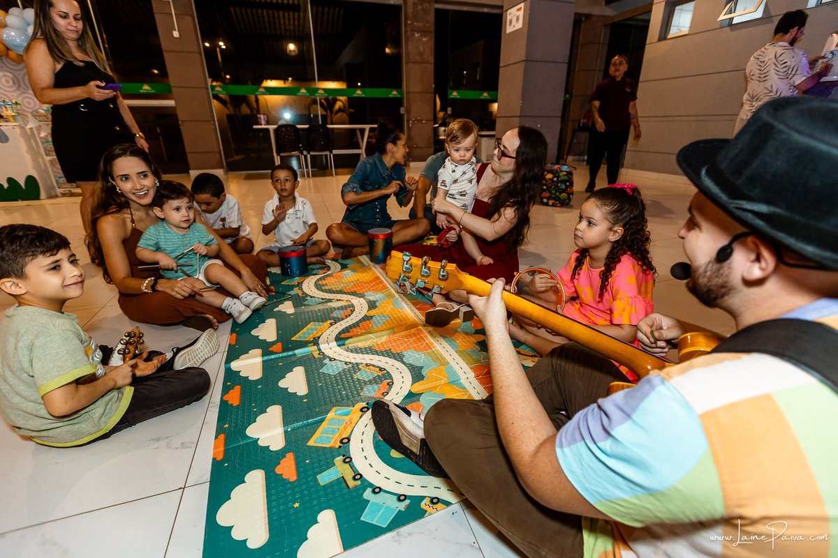 fotografia de Aniversario infantil, festa de 1 ano de Matias no Condomínio Green Club em Parnamirim, com tema minhas aventuras, brincadeiras, música com Tio Fernando, diversão para as crianças e muito carinho de familiares e amigos.