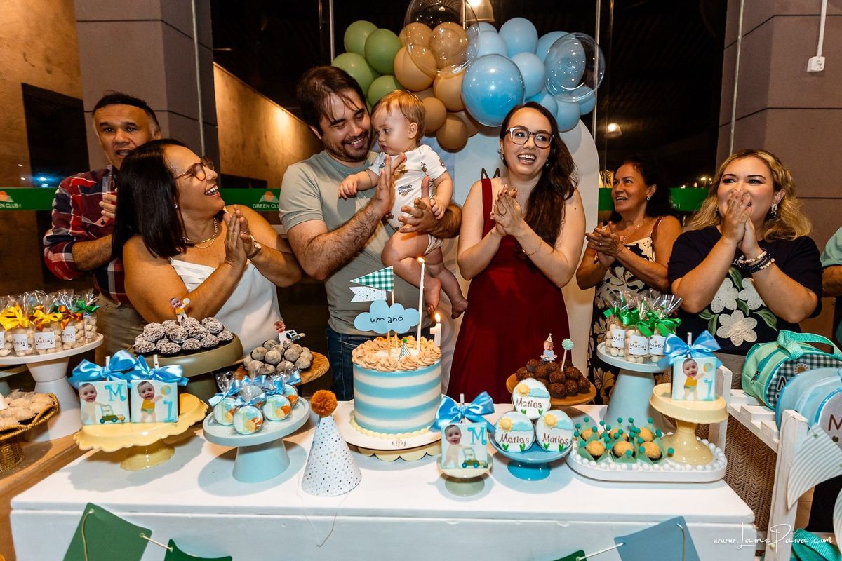 fotografia de Aniversario infantil, festa de 1 ano de Matias no Condomínio Green Club em Parnamirim, com tema minhas aventuras, brincadeiras, música com Tio Fernando, diversão para as crianças e muito carinho de familiares e amigos.