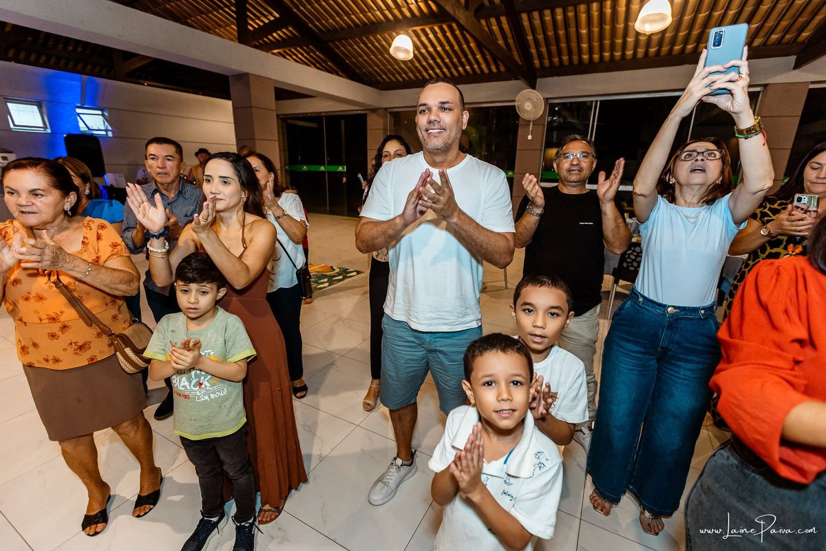 fotografia de Aniversario infantil, festa de 1 ano de Matias no Condomínio Green Club em Parnamirim, com tema minhas aventuras, brincadeiras, música com Tio Fernando, diversão para as crianças e muito carinho de familiares e amigos.