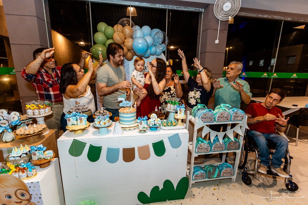 fotografia de Aniversario infantil, festa de 1 ano de Matias no Condomínio Green Club em Parnamirim, com tema minhas aventuras, brincadeiras, música com Tio Fernando, diversão para as crianças e muito carinho de familiares e amigos.