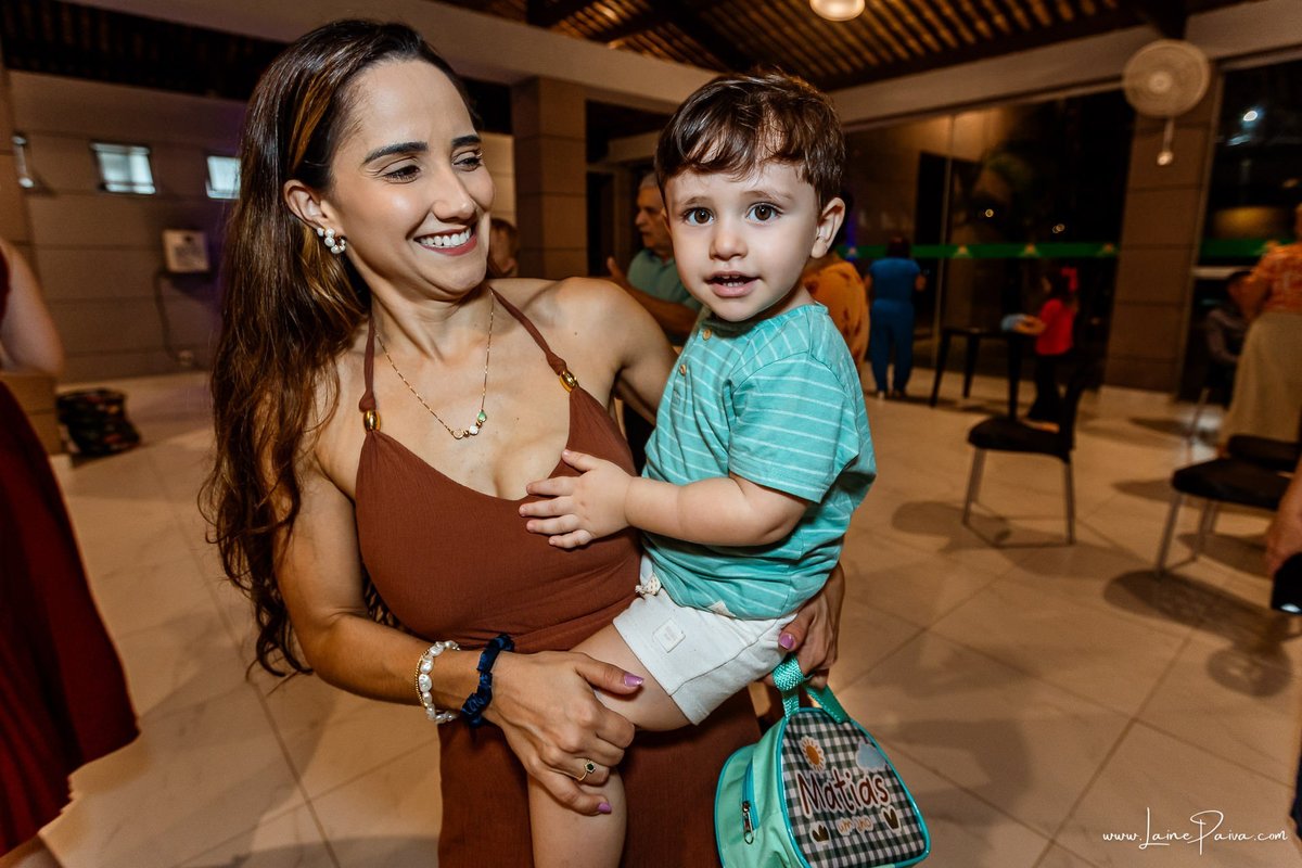 fotografia de Aniversario infantil, festa de 1 ano de Matias no Condomínio Green Club em Parnamirim, com tema minhas aventuras, brincadeiras, música com Tio Fernando, diversão para as crianças e muito carinho de familiares e amigos.