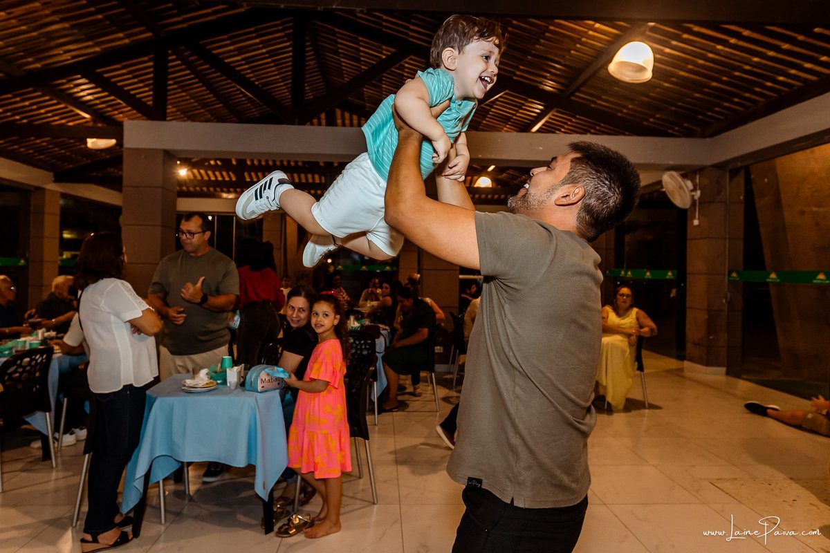 fotografia de Aniversario infantil, festa de 1 ano de Matias no Condomínio Green Club em Parnamirim, com tema minhas aventuras, brincadeiras, música com Tio Fernando, diversão para as crianças e muito carinho de familiares e amigos.