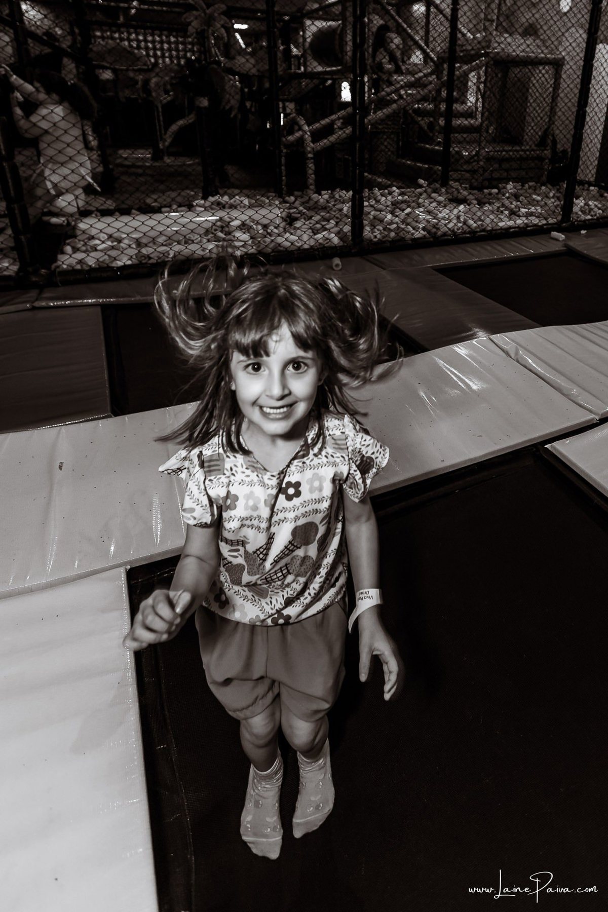 fotografia de Aniversario infantil, festa de 4 anos de Bernardo no Viva Park de Ponta Negra em Natal, com tema Sonic, brincadeiras, piscina de bolinhas, cama elásticas, diversão para as crianças e muito carinho de familiares e amigos, fotografo infantil