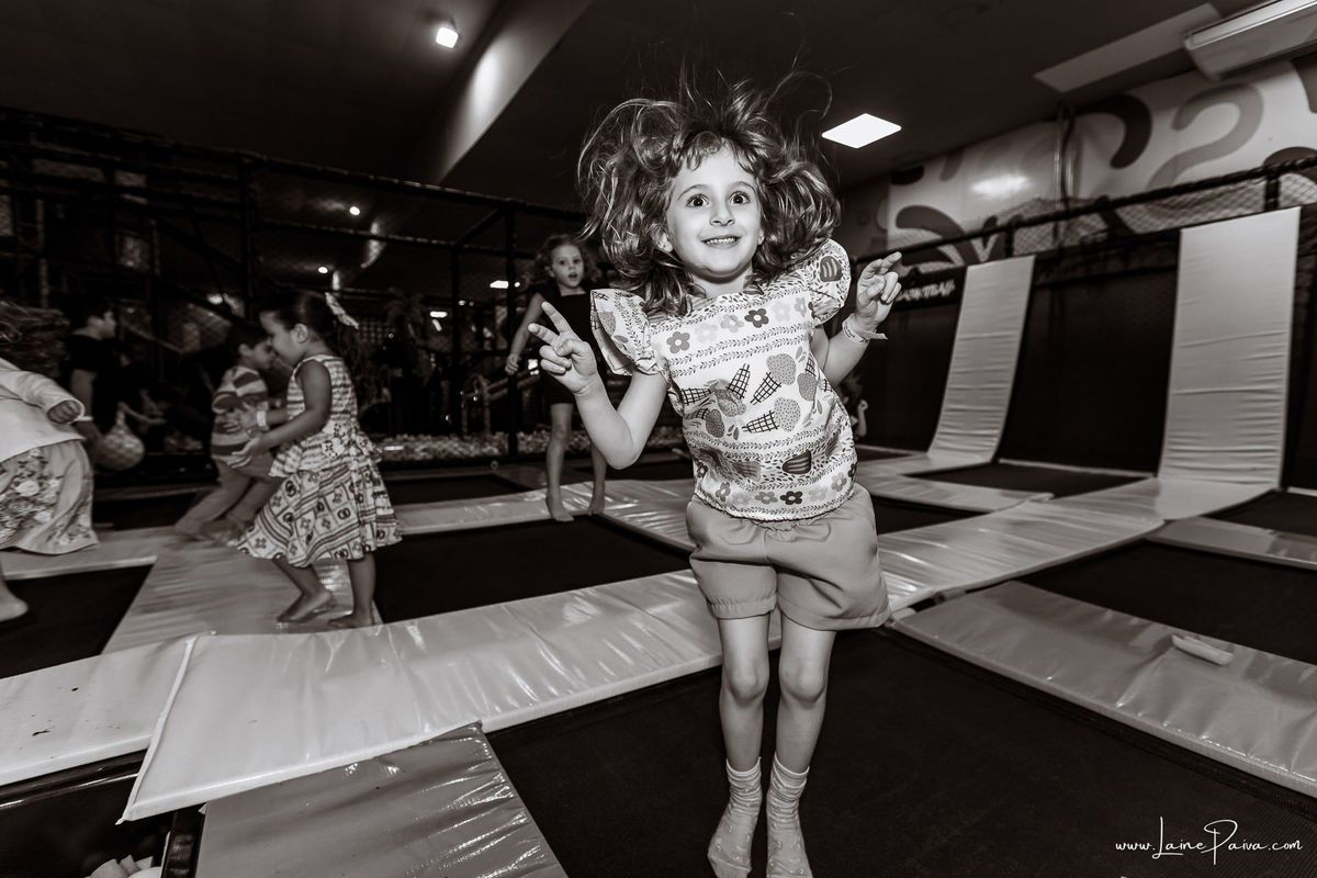 fotografia de Aniversario infantil, festa de 4 anos de Bernardo no Viva Park de Ponta Negra em Natal, com tema Sonic, brincadeiras, piscina de bolinhas, cama elásticas, diversão para as crianças e muito carinho de familiares e amigos, fotografo infantil