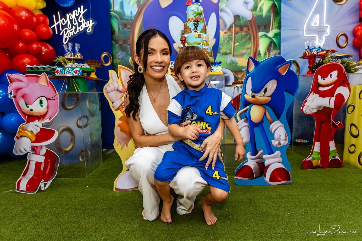 fotografia de Aniversario infantil, festa de 4 anos de Bernardo no Viva Park de Ponta Negra em Natal, com tema Sonic, brincadeiras, piscina de bolinhas, cama elásticas, diversão para as crianças e muito carinho de familiares e amigos, fotografo infantil