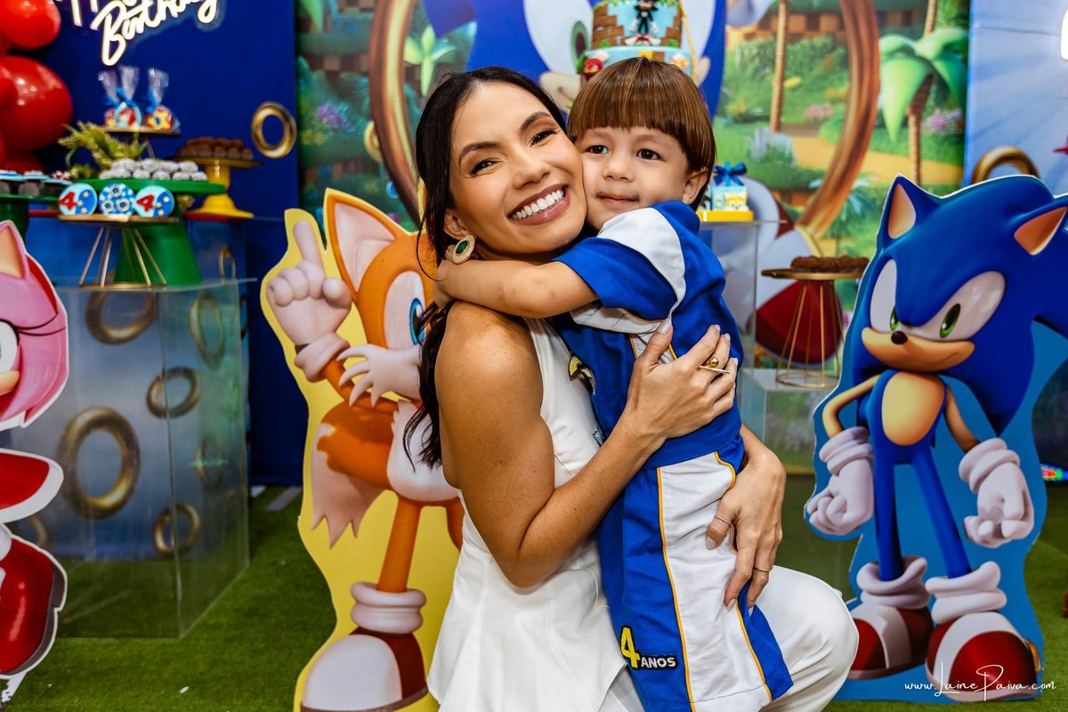 fotografia de Aniversario infantil, festa de 4 anos de Bernardo no Viva Park de Ponta Negra em Natal, com tema Sonic, brincadeiras, piscina de bolinhas, cama elásticas, diversão para as crianças e muito carinho de familiares e amigos, fotografo infantil