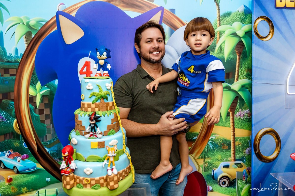 fotografia de Aniversario infantil, festa de 4 anos de Bernardo no Viva Park de Ponta Negra em Natal, com tema Sonic, brincadeiras, piscina de bolinhas, cama elásticas, diversão para as crianças e muito carinho de familiares e amigos, fotografo infantil