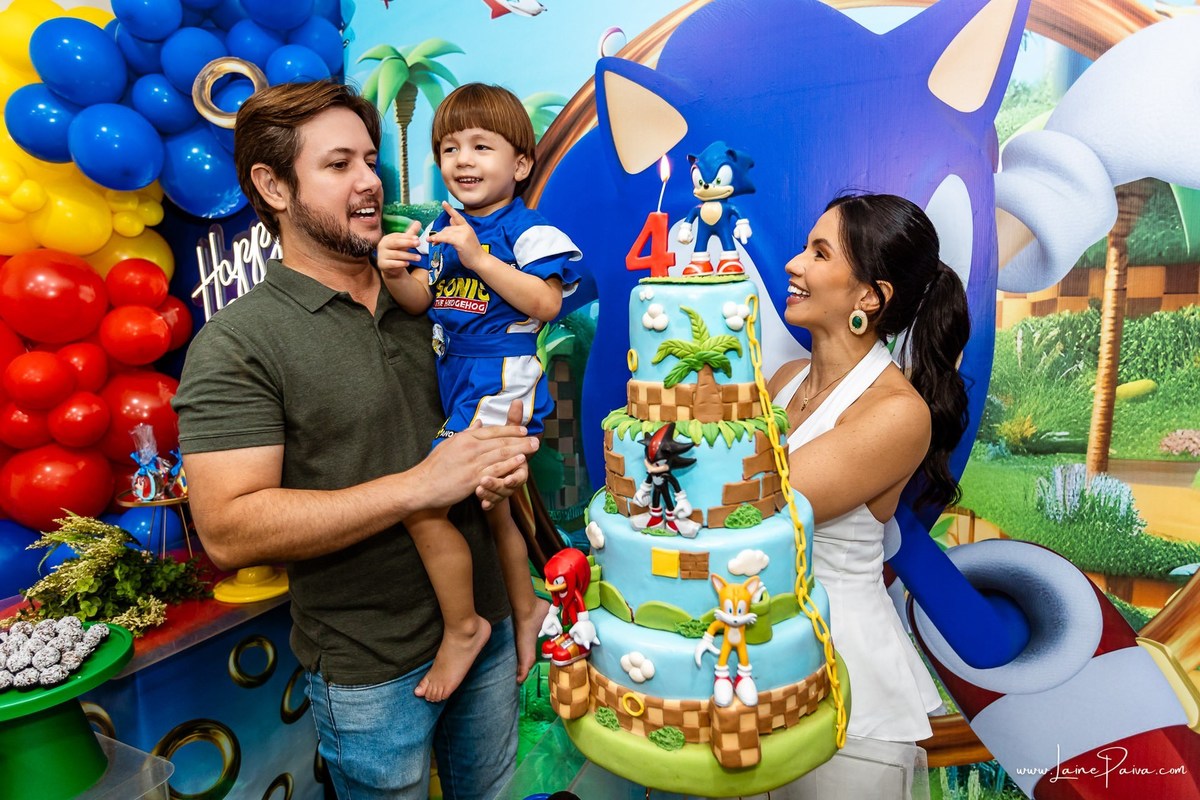 fotografia de Aniversario infantil, festa de 4 anos de Bernardo no Viva Park de Ponta Negra em Natal, com tema Sonic, brincadeiras, piscina de bolinhas, cama elásticas, diversão para as crianças e muito carinho de familiares e amigos, fotografo infantil