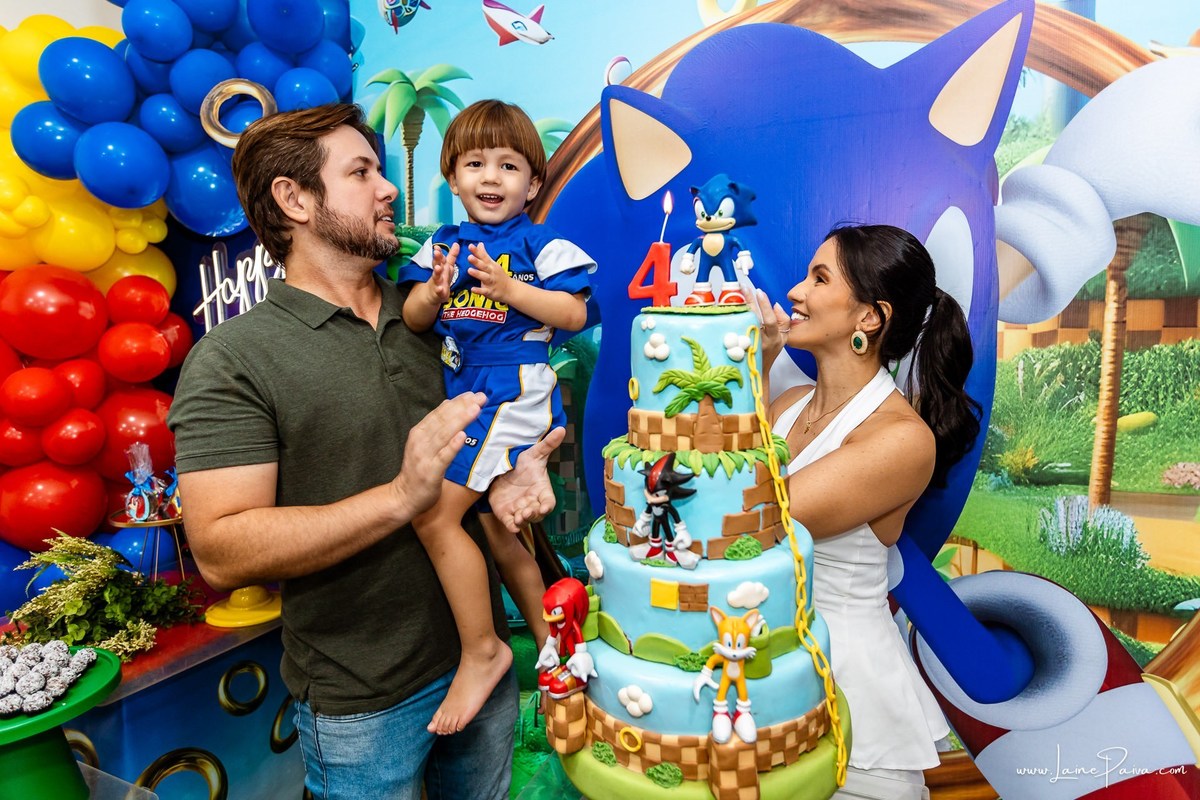 fotografia de Aniversario infantil, festa de 4 anos de Bernardo no Viva Park de Ponta Negra em Natal, com tema Sonic, brincadeiras, piscina de bolinhas, cama elásticas, diversão para as crianças e muito carinho de familiares e amigos, fotografo infantil