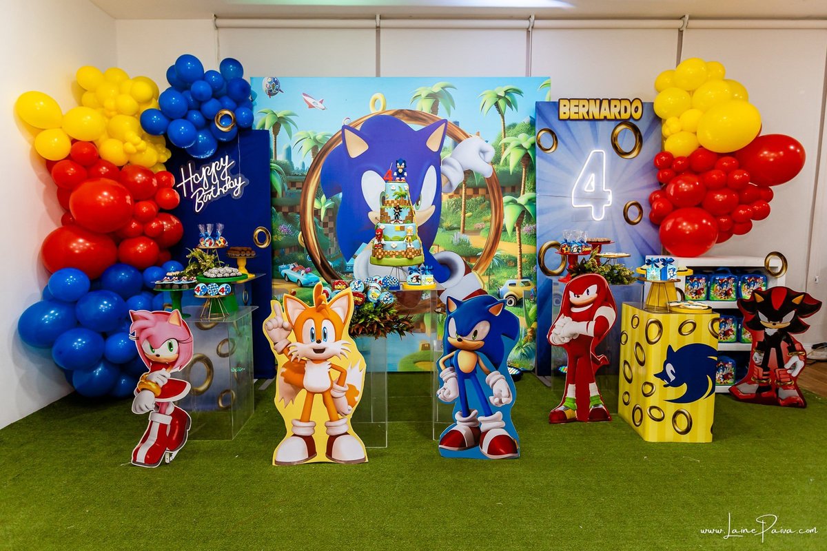 fotografia de Aniversario infantil, festa de 4 anos de Bernardo no Viva Park de Ponta Negra em Natal, com tema Sonic, brincadeiras, piscina de bolinhas, cama elásticas, diversão para as crianças e muito carinho de familiares e amigos, fotografo infantil