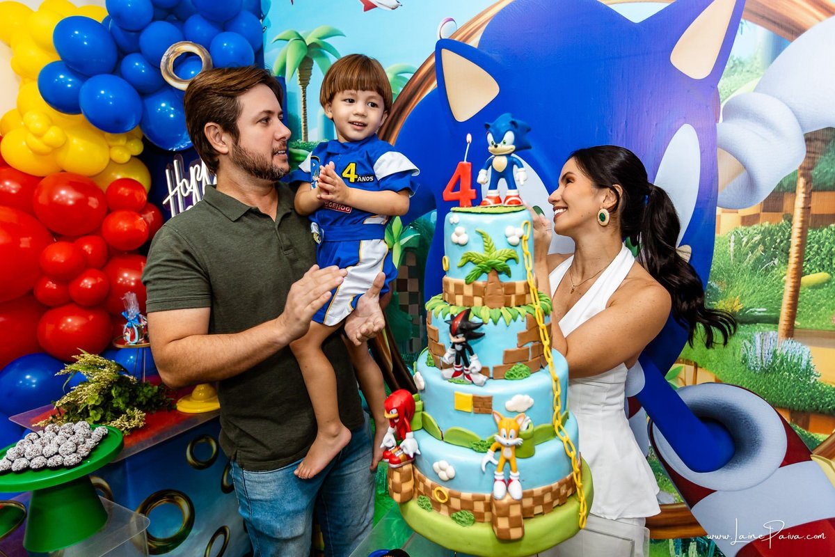 fotografia de Aniversario infantil, festa de 4 anos de Bernardo no Viva Park de Ponta Negra em Natal, com tema Sonic, brincadeiras, piscina de bolinhas, cama elásticas, diversão para as crianças e muito carinho de familiares e amigos, fotografo infantil