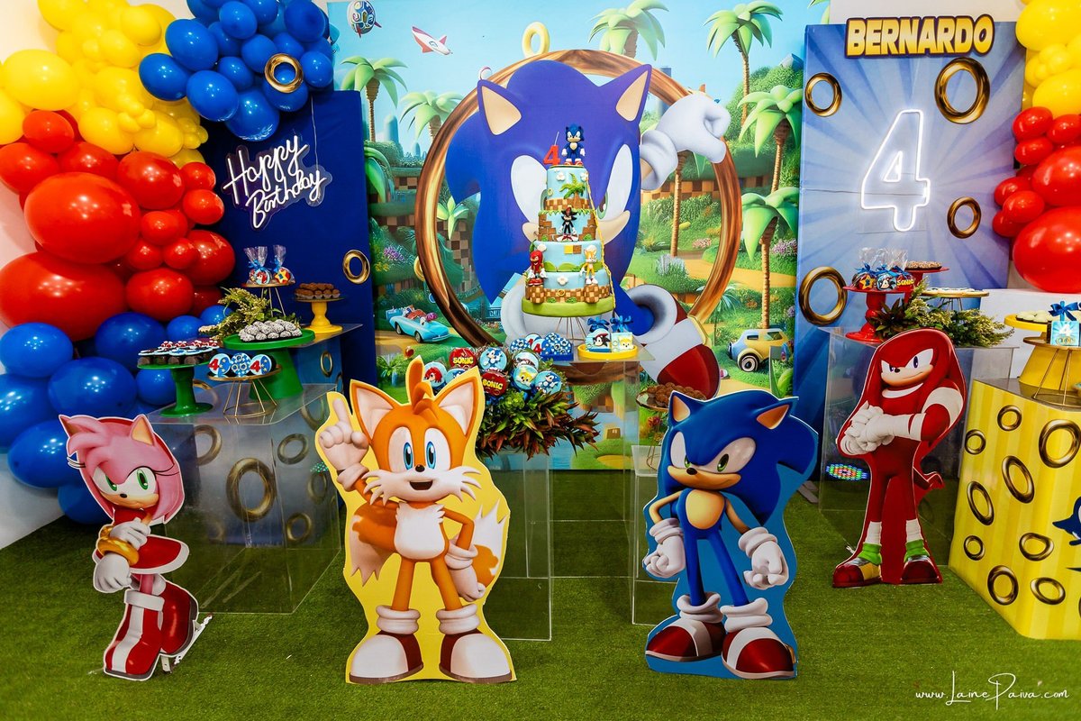 fotografia de Aniversario infantil, festa de 4 anos de Bernardo no Viva Park de Ponta Negra em Natal, com tema Sonic, brincadeiras, piscina de bolinhas, cama elásticas, diversão para as crianças e muito carinho de familiares e amigos, fotografo infantil