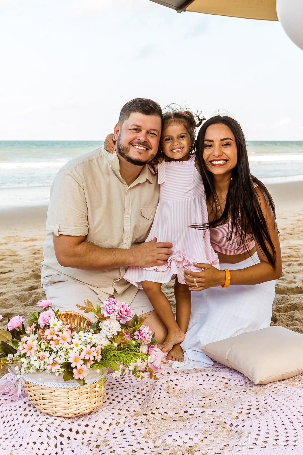 ensaio familia, na praia, ponta negra, via costeira, wish resort, natal, rn, aniversario, pique nique, 3 anos, Ensaio externo, fotografia de familia, maternidade,