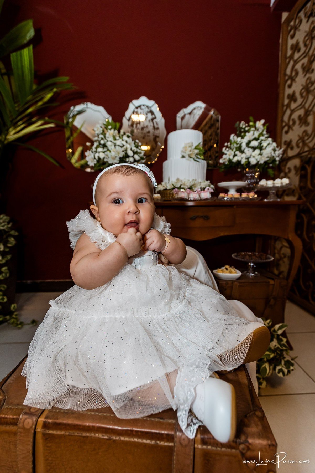 Fotografia de batizado em Natal RN, registro documental e fotografia de família. Batismo de Eliza na Paróquia São José de Anchieta, Lagoa Nova. Fotógrafa de batizado em Natal para registrar momentos de fé, emoção e amor.