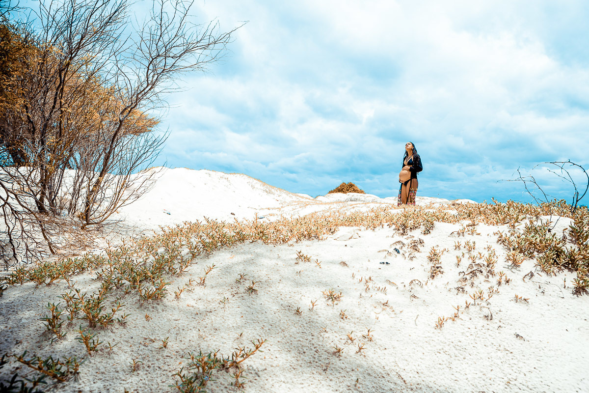 gestante olhando para o ceu