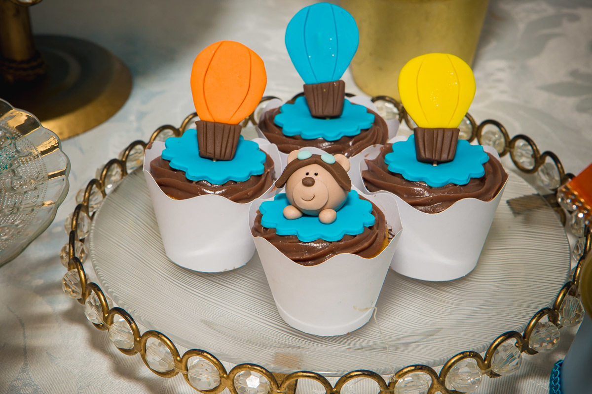 doces com balão e ursinho do aniversário ursinho baloeiro