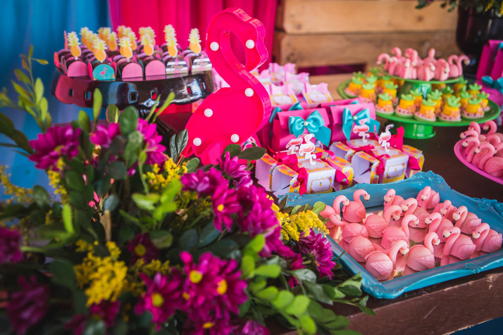 doces na mesa do bolo