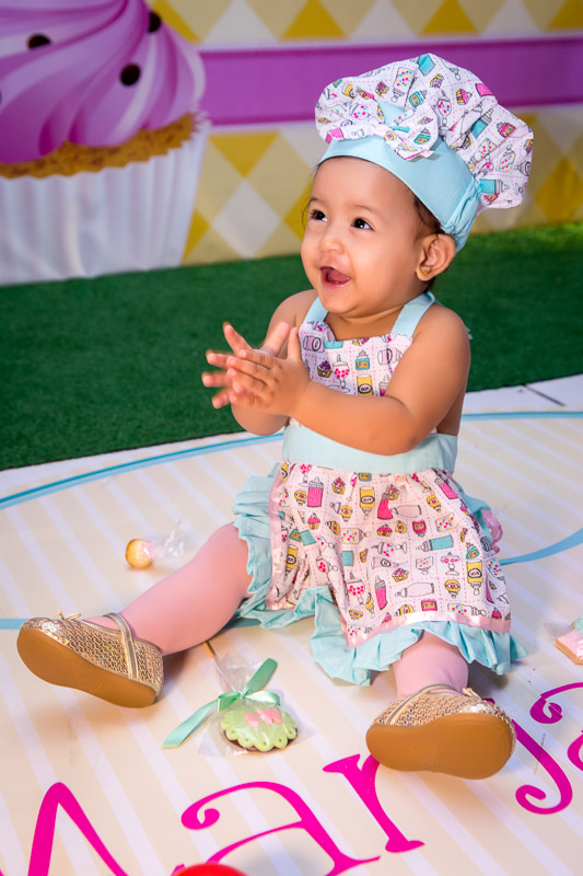 aniversariante cantando parabéns