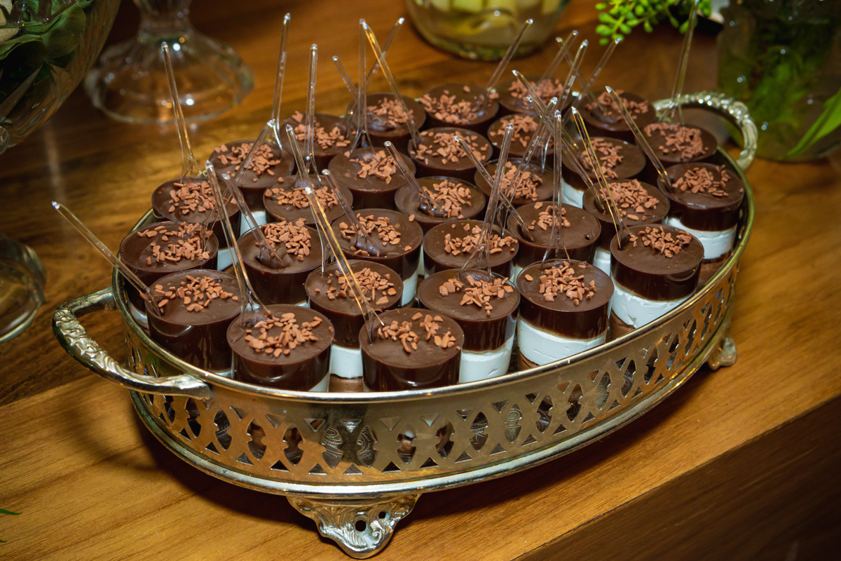brigadeiro de colher do casamento na recepção do Yolla Gourmet