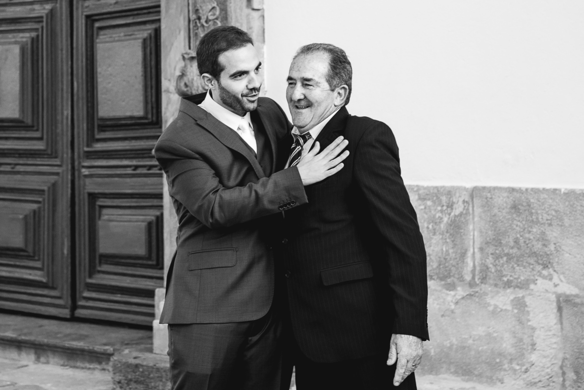 casando em mg, casando em tiradentes, igreja matriz de santo antonio, vestido de noiva, penteado de noiva morena, buque, wedding, making of