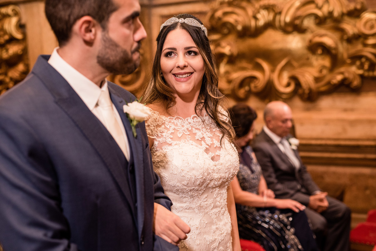 casando em mg, casando em tiradentes, igreja matriz de santo antonio, vestido de noiva, penteado de noiva morena, buque, wedding, making of