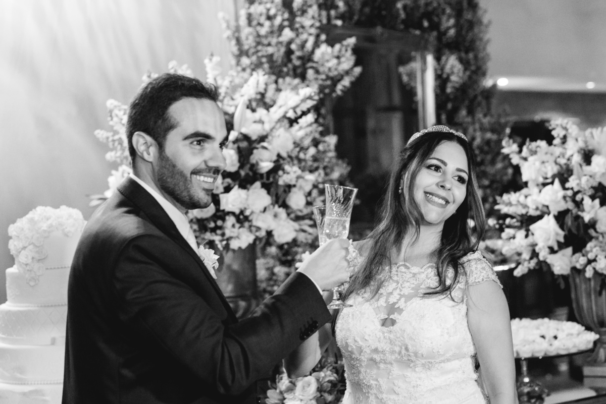 casando em mg, casando em tiradentes, igreja matriz de santo antonio, vestido de noiva, penteado de noiva morena, buque, wedding, making of