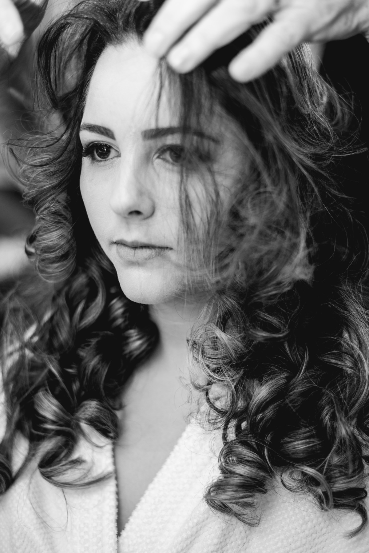 casando em mg, casando em tiradentes, igreja matriz de santo antonio, vestido de noiva, penteado de noiva morena, buque, wedding, making of