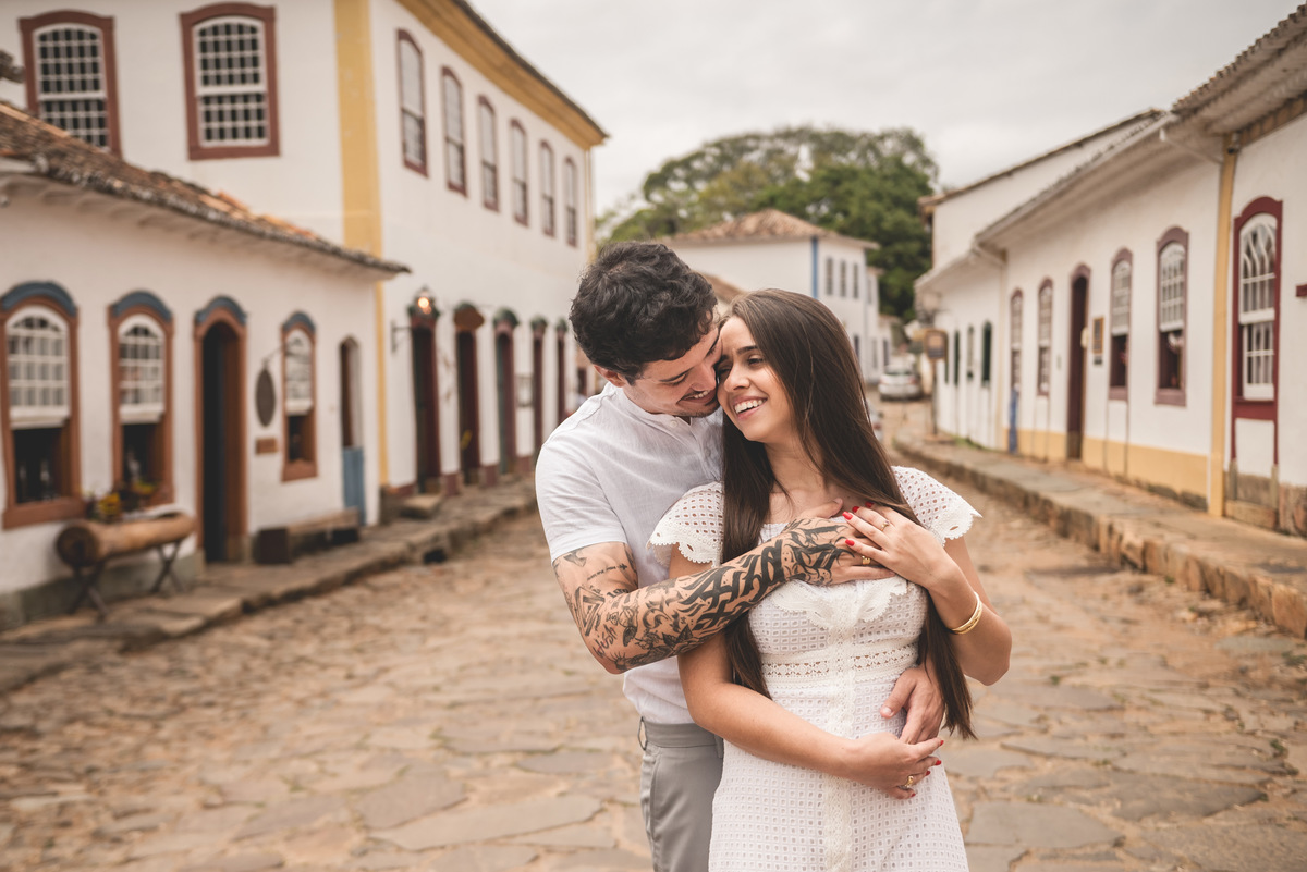 Ensaio de casal, inspirações de fotos de casal, foto em Tiradentes, Estúdio Marie, pedido de casamento, Estúdio Marie