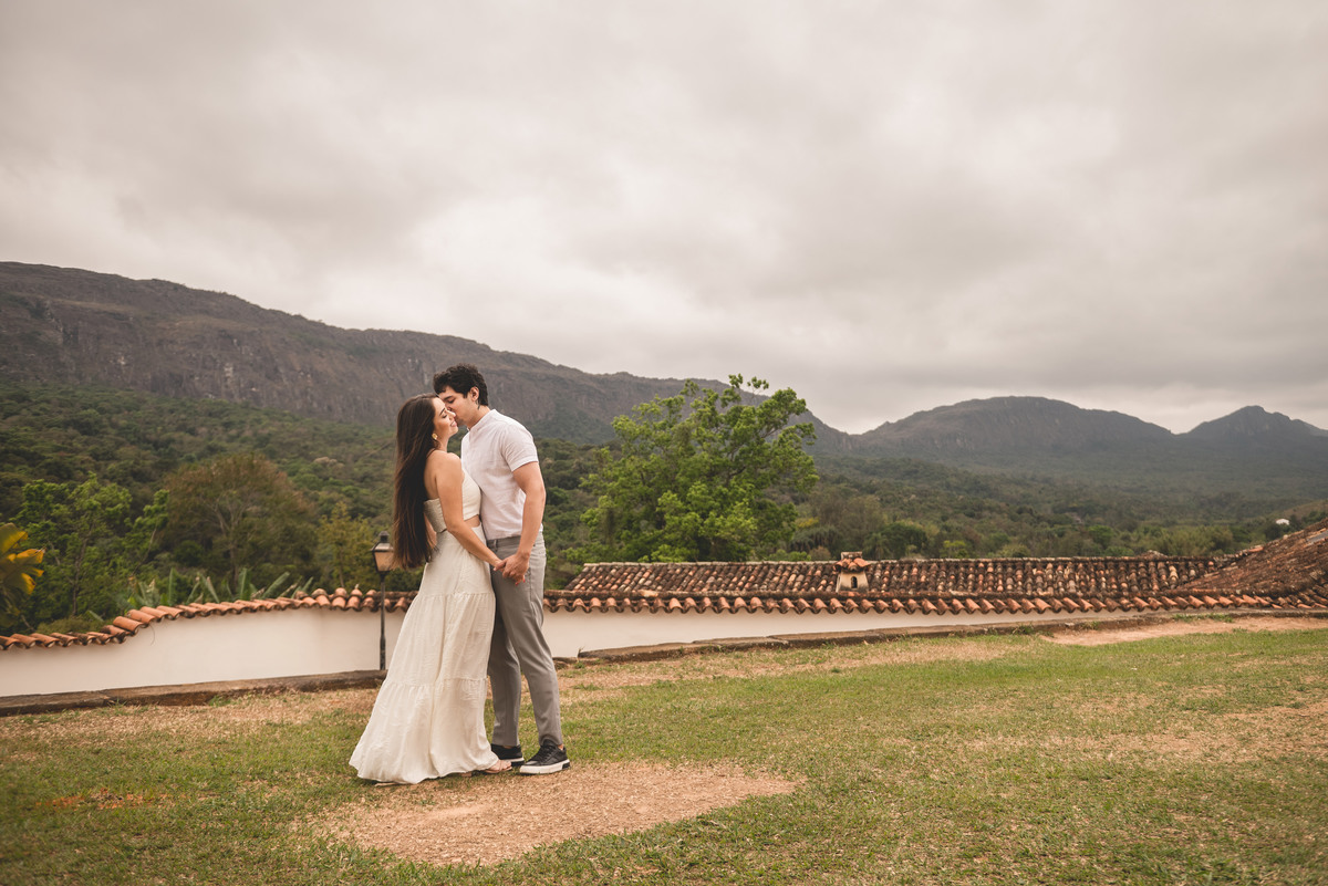 Ensaio de casal, inspirações de fotos de casal, foto em Tiradentes, Estúdio Marie, pedido de casamento, Estúdio Marie