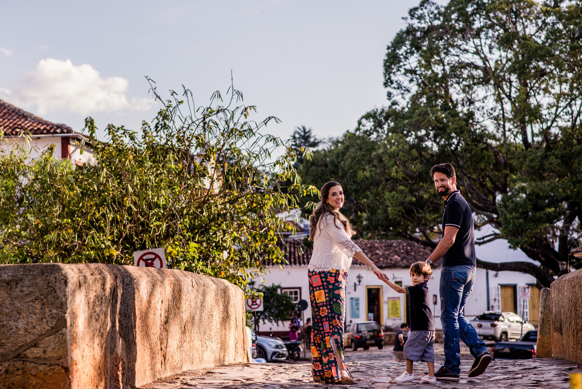 Ensaio gestante, inspirações fotos de grávida, fotografia de família, Estúdio Marie, Foto em Tiradentes, foto mãe e filho, ensaio ao ar livre