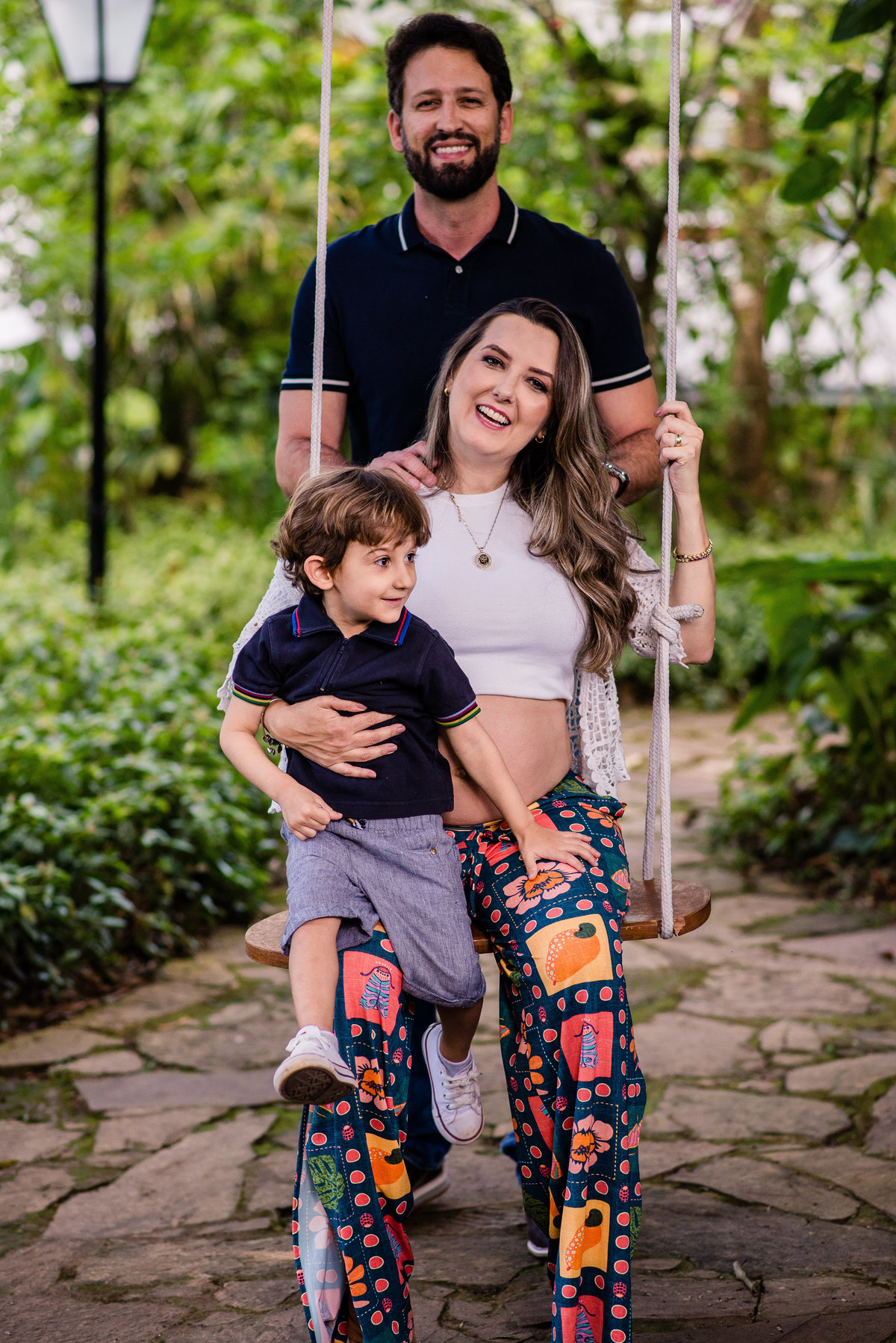 Ensaio gestante, inspirações fotos de grávida, fotografia de família, Estúdio Marie, Foto em Tiradentes, foto mãe e filho, ensaio ao ar livre