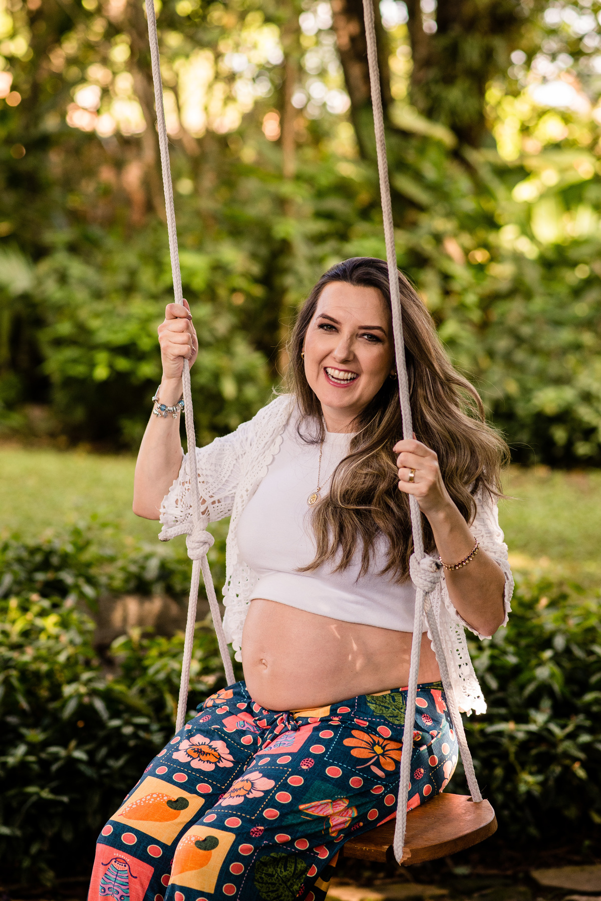 Ensaio gestante, inspirações fotos de grávida, fotografia de família, Estúdio Marie, Foto em Tiradentes, foto mãe e filho, ensaio ao ar livre