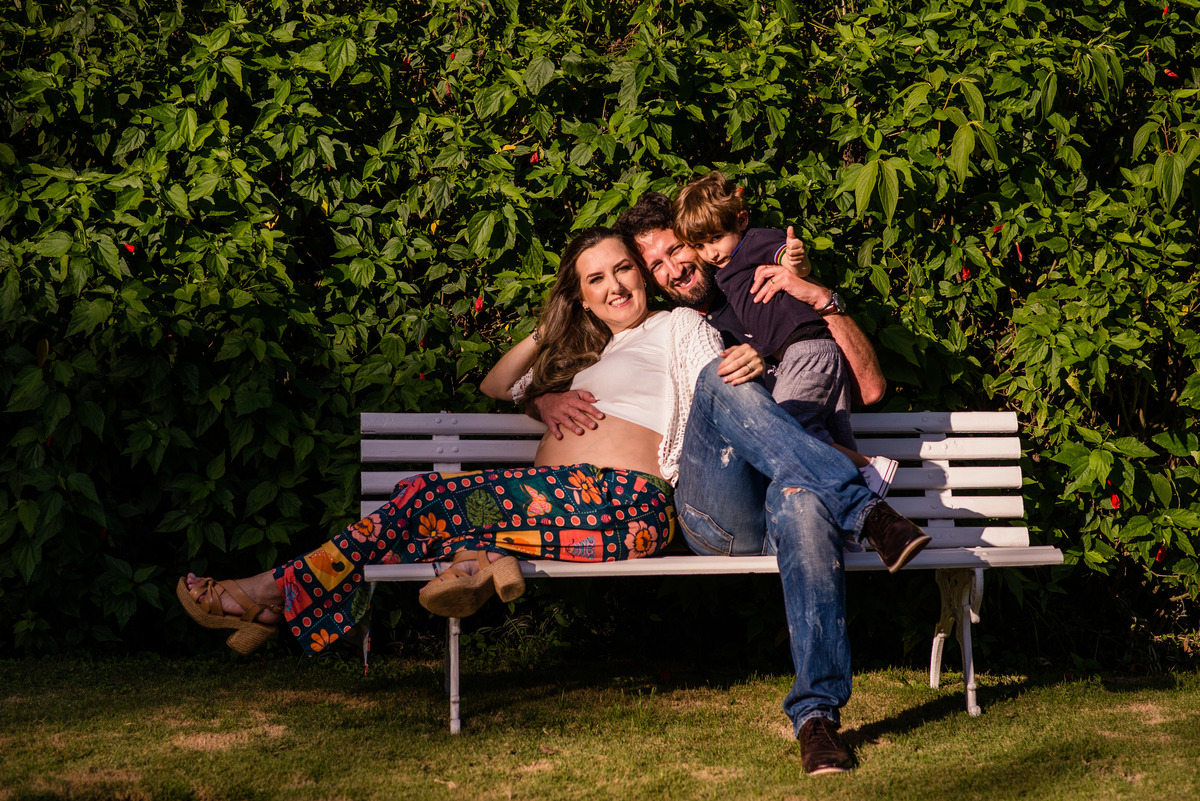 Ensaio gestante, inspirações fotos de grávida, fotografia de família, Estúdio Marie, Foto em Tiradentes, foto mãe e filho, ensaio ao ar livre