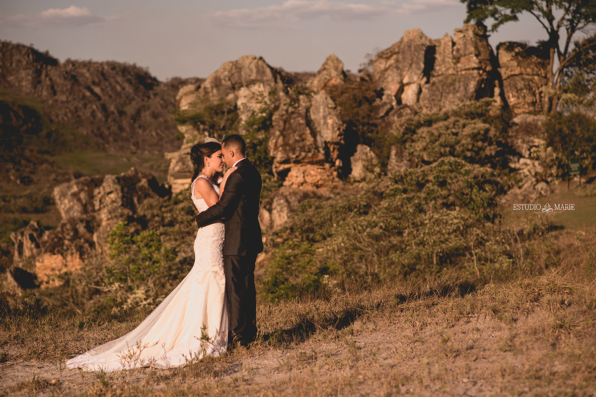 ensaio externo trash the dress serra do lenheiro sao joao del rei minas gerais