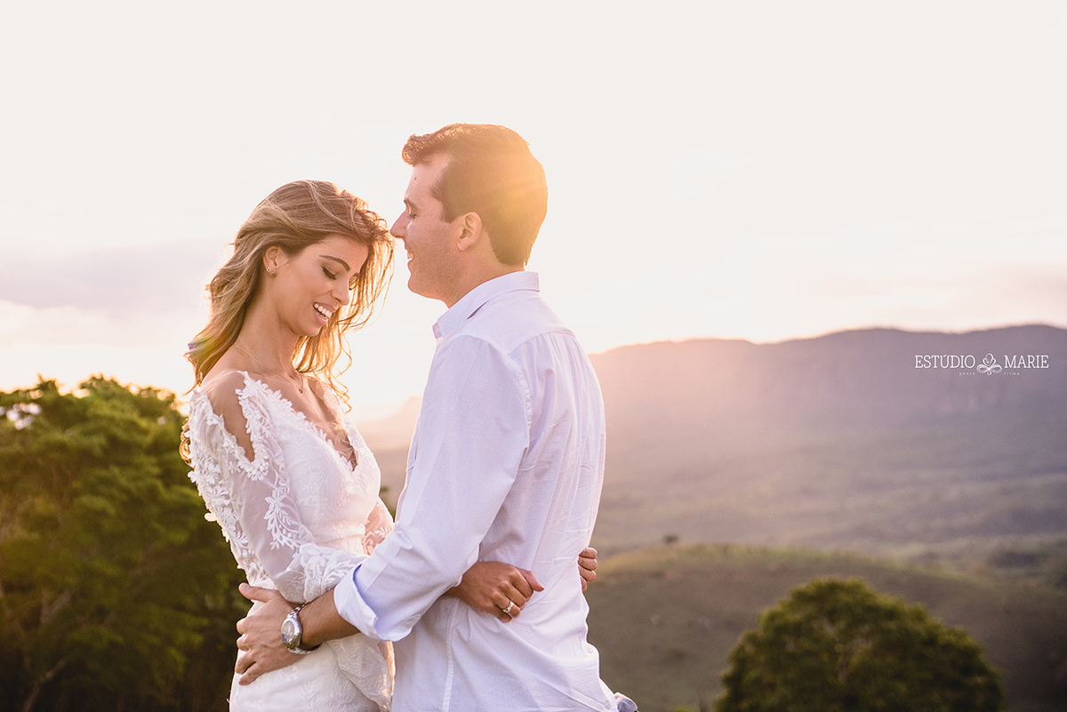 ensaio de namoro pré casamento pré wedding pousada brisa da serra tiradentes mg trash the dress casamento externo por do sol entardecer centro historico tiradentes