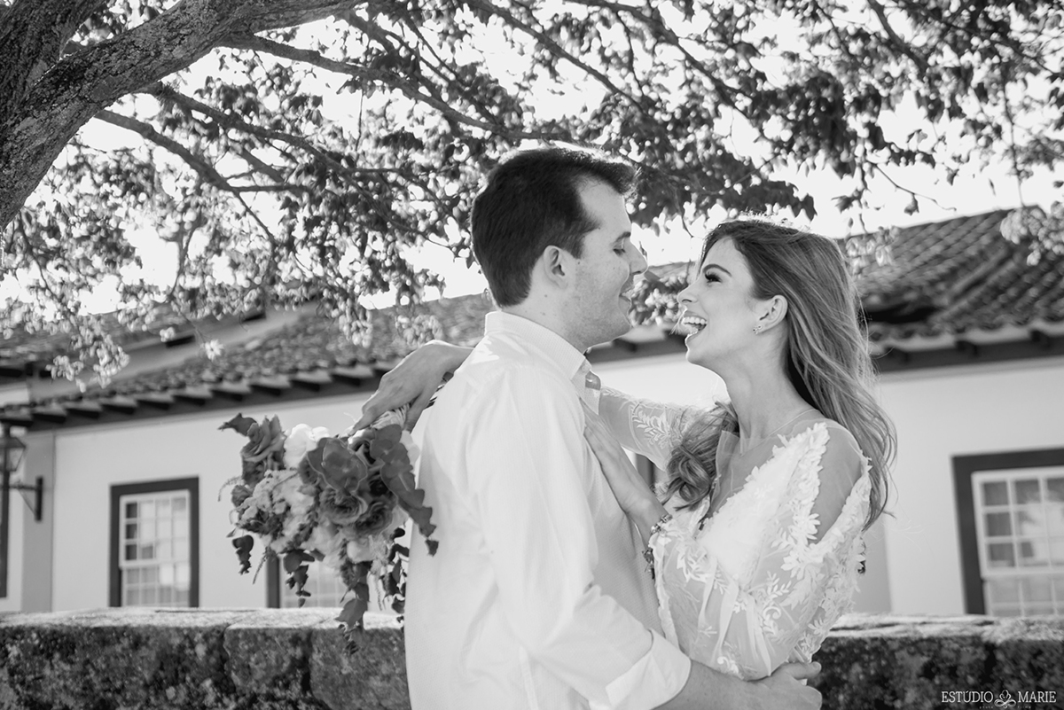 ensaio de namoro pré casamento pré wedding pousada brisa da serra tiradentes mg trash the dress casamento externo por do sol entardecer