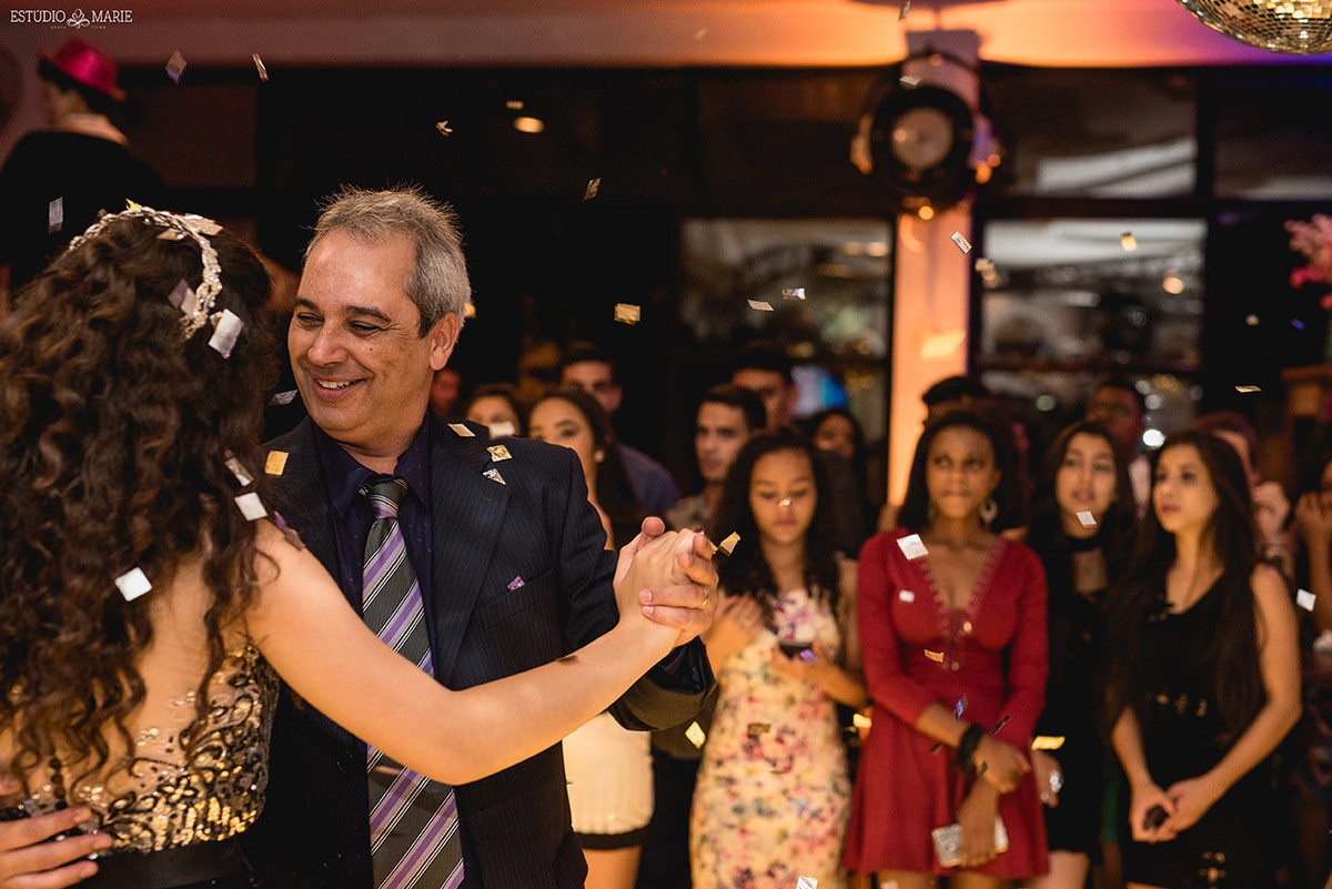 15 anos, festa debutante, decoração requinte, ensaio teen. fotografia de festa. sao joao del rei mg. estudio marie foto e filmes, fotografia de 15 anos, festa de 15 anos, baile debutante, athletic club